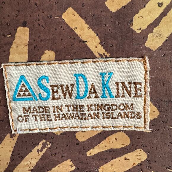 Sew Da Kine Made in Hawaii Wristlet Cork Fabric Pouch Zipper Travel Bag Aloha - Picture 9 of 10